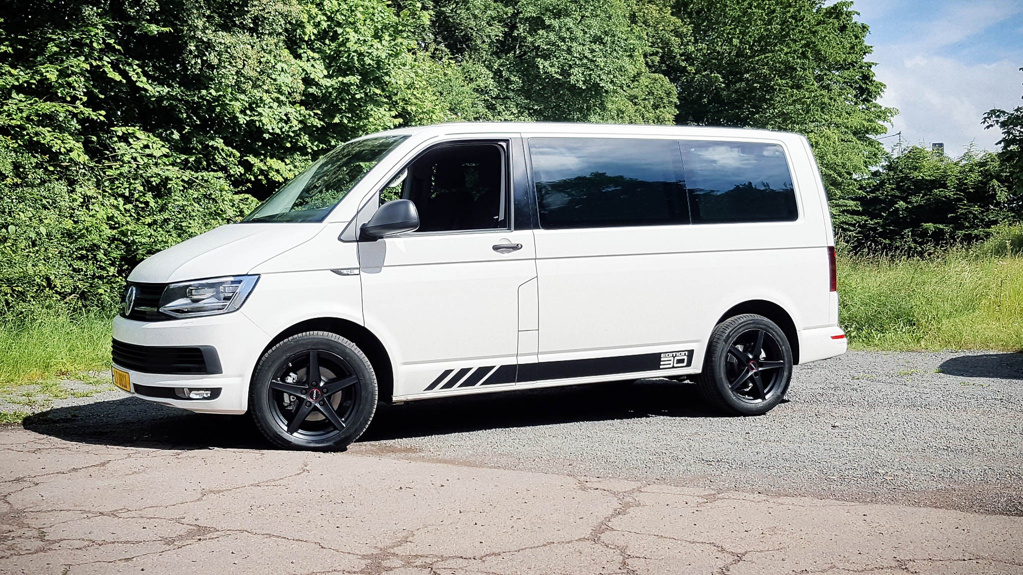 Ronal R41 mattschwarz 8x17 ET42 - LK5/108 ML76 | Felge - Alu - RSU.de